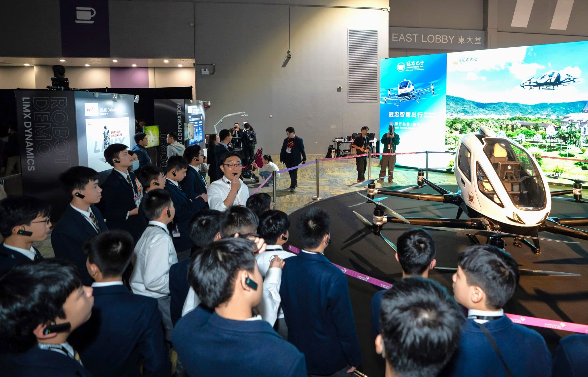 A Visionary Field Trip at JUMPSTARTER 2025 - Inspiring Tomorrow's Innovators_9